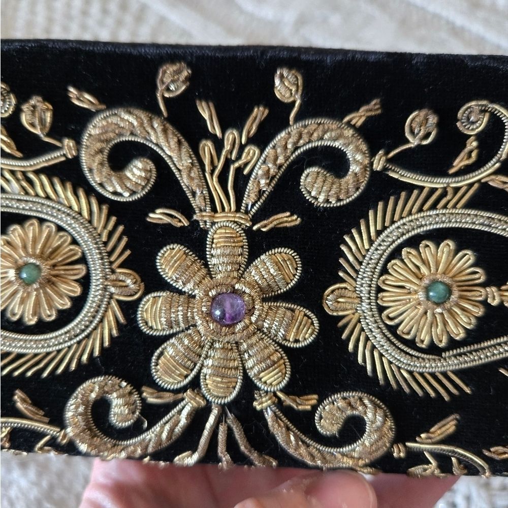 Vintage Sudha Velvet Clutch - Picture 3 of 12